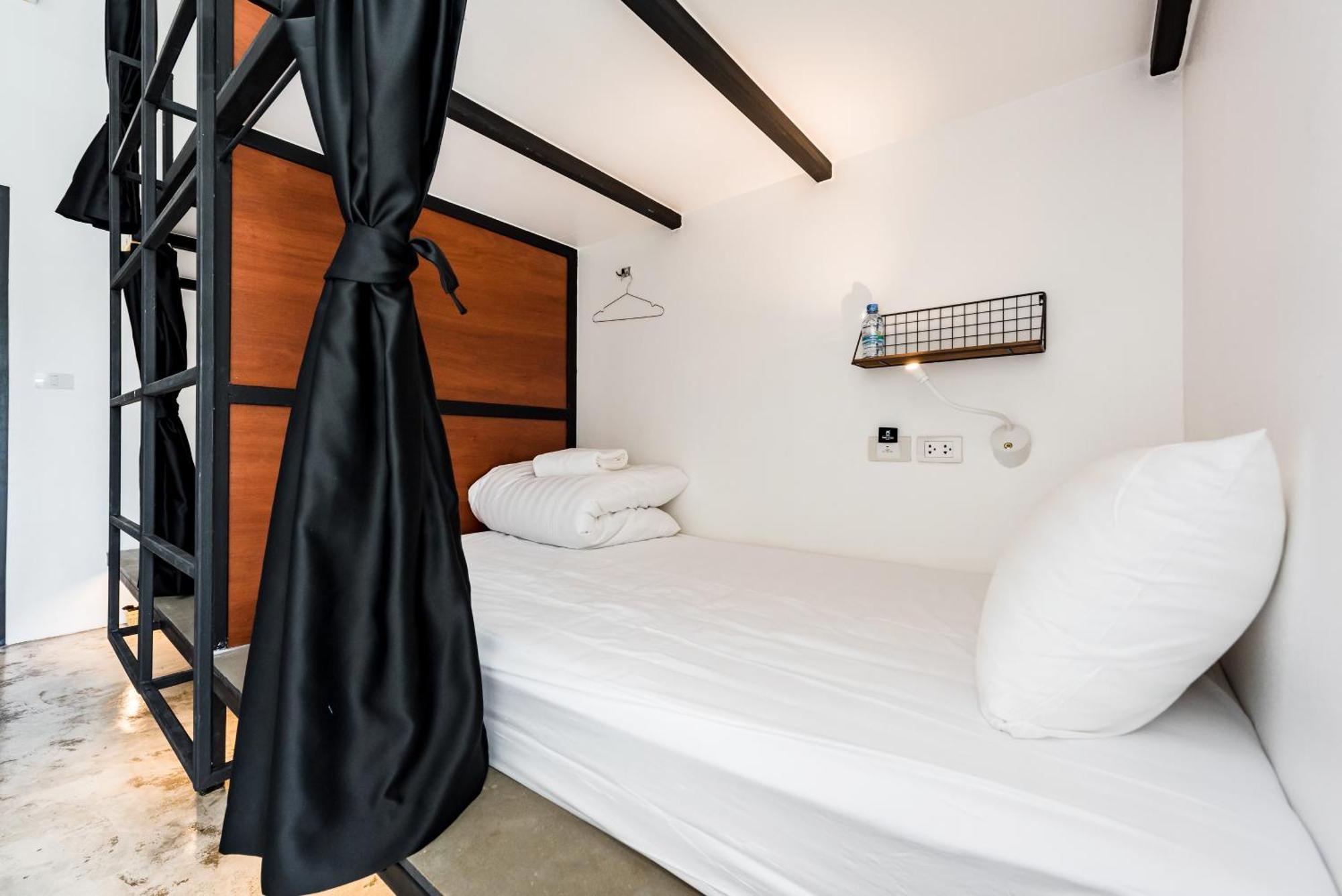 Book A Bed Poshtel - Sha Plus Phuket Екстериор снимка