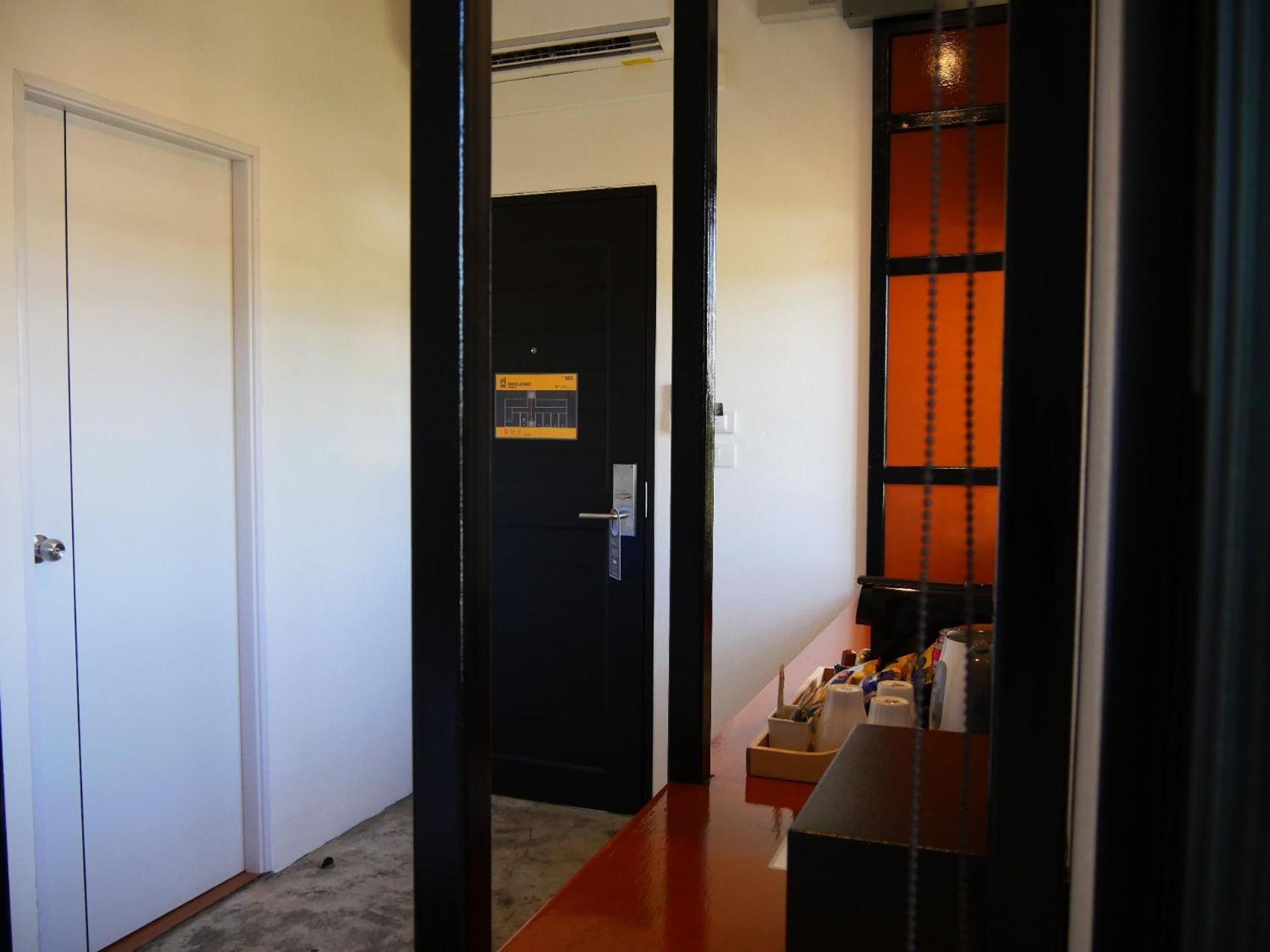 Book A Bed Poshtel - Sha Plus Phuket Екстериор снимка